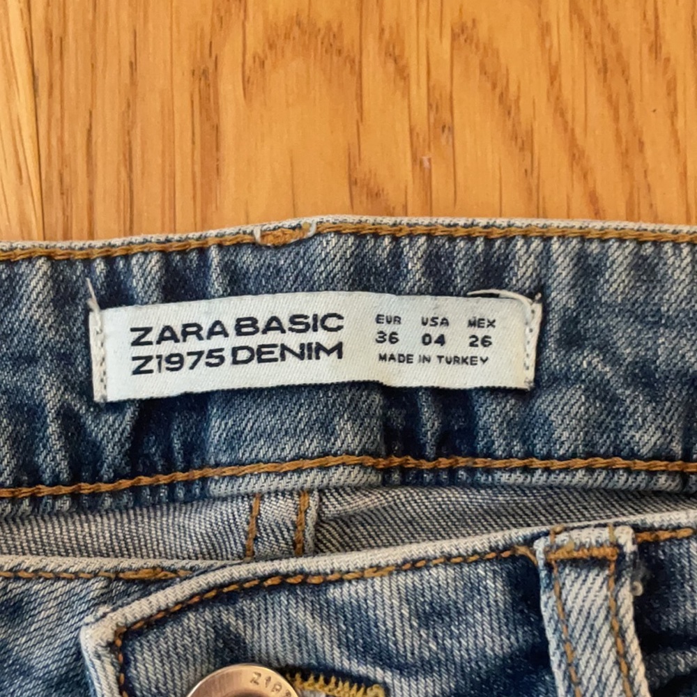 Zara Painted Flower Cropped Jeans size 4 - Picture 3 of 5